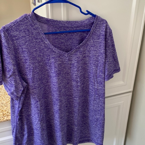 Ideology Tops - Woman’s Ideology top 1x only worn one time in Excellent condition